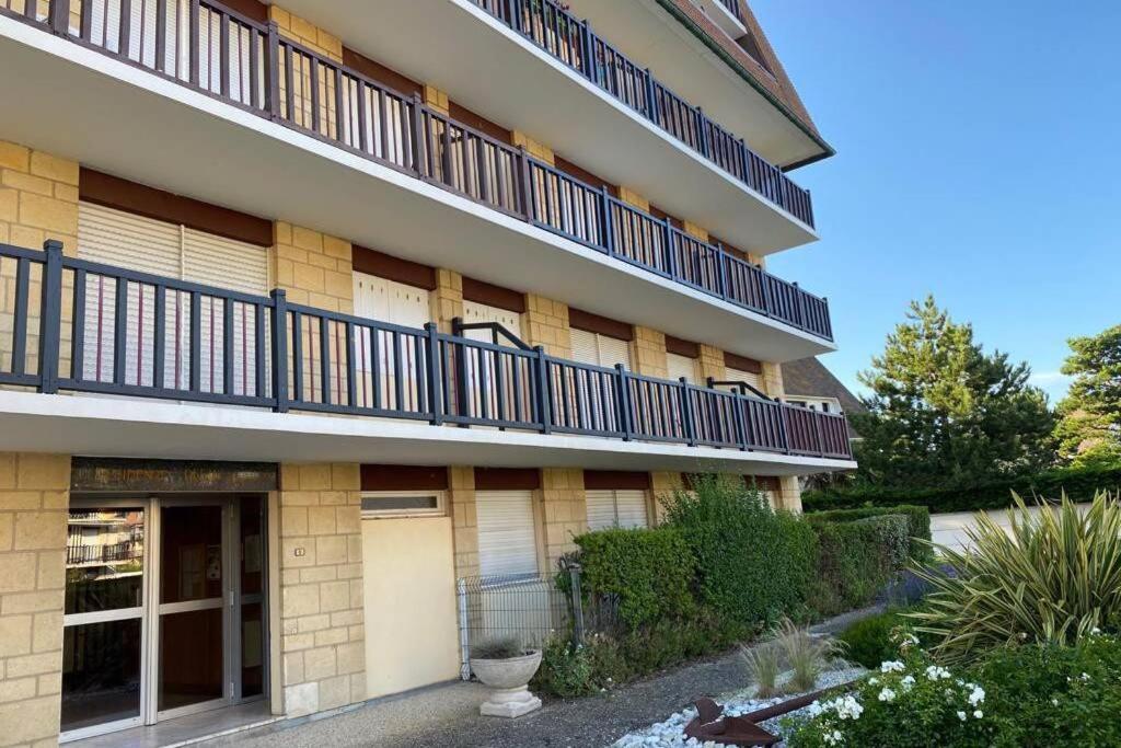 Magnifique Appartement Vue Mer A 50 M De La Plage Вилле-сюр-Мер Экстерьер фото
